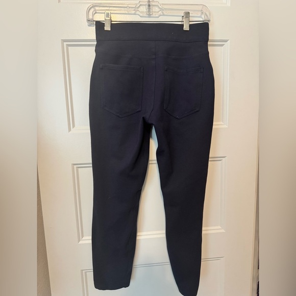 SPANX Pull On Ankle Pants/Leggings Black 
Size Small (Petite) - Picture 1 of 10